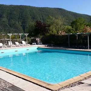 https://le-matin-calme.hotels-rhonealpes.com